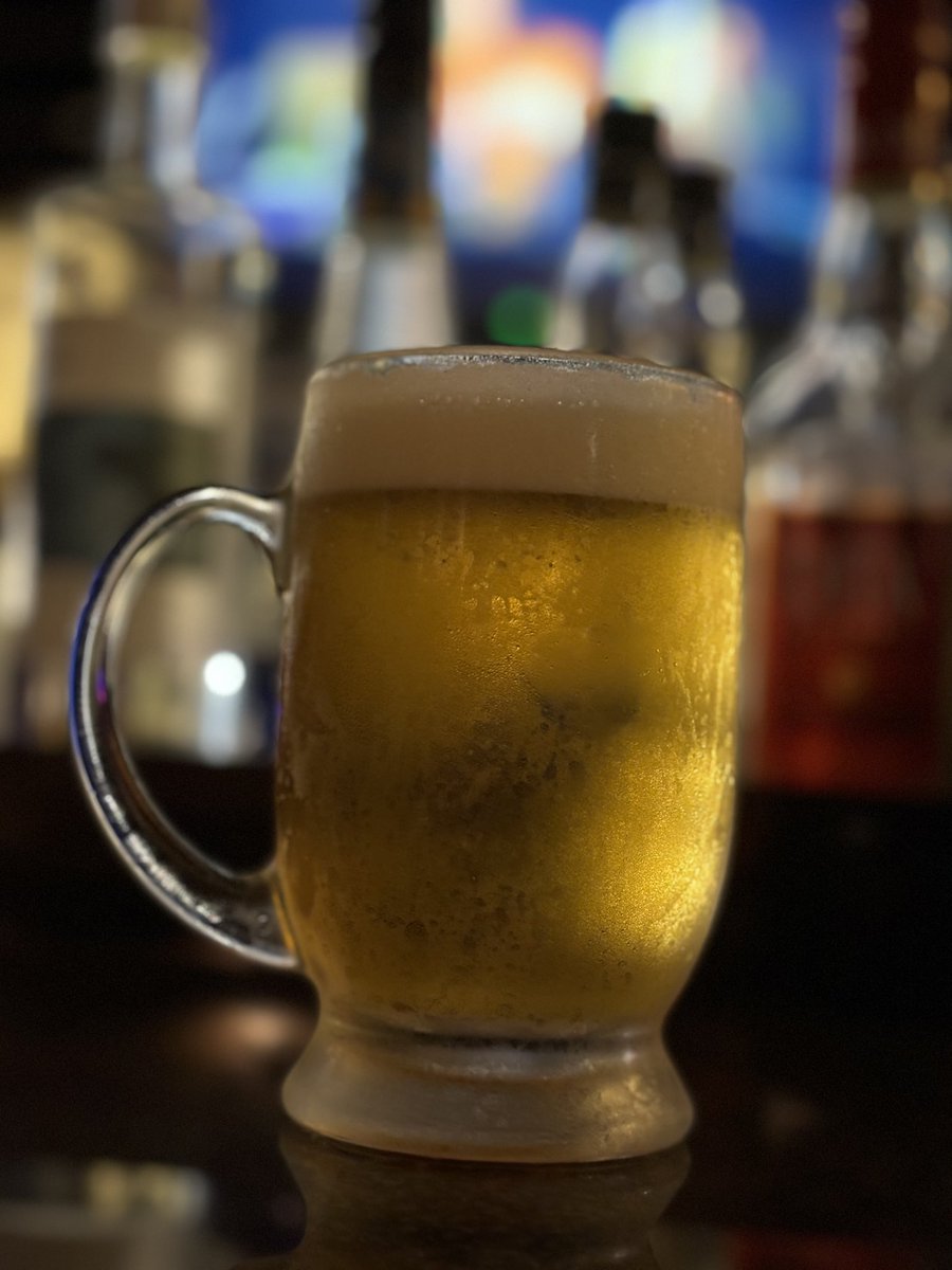 chanhideman's tweet photo. 布団入れば寝れたけど、飲み来た。 https://t.co/SYIif0xj4D