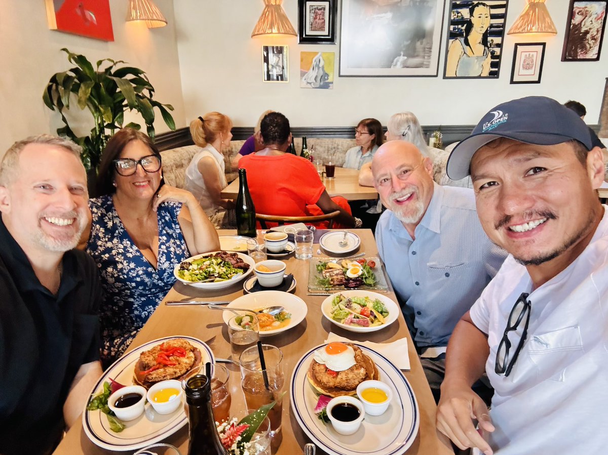 Always a blast to catch up with #XR OGs! 
<a href="/ImmersiveJourno/">Nonny de la Peña, PhD</a> <a href="/CharlieFink/">Charlie Fink</a> Sean Mann