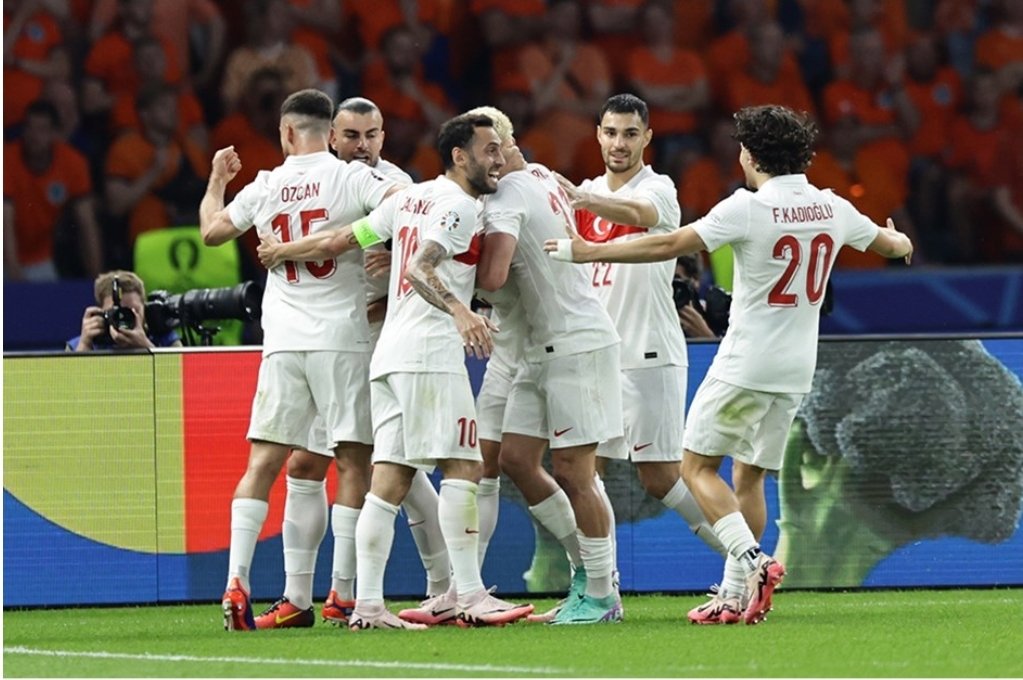 Bu akşam 21:45'te <a href="/radyospor/">Radyospor</a>'da buluşalım...

Canlı maç yayınında <a href="/fantomtamer/">TAMER SÖZEN</a>'in anlatımı <a href="/aleminfustadi/">Fatih Üstad</a>'nın yorumları ile  #GürselAksel stadında olanı biteni bulunduğunuz yerden takip edin...
 ajansspor.com/haber/milli-ta…

#Türkiye - #İzlanda
#UEFANationsLeague 
#UEFAUluslarLigi