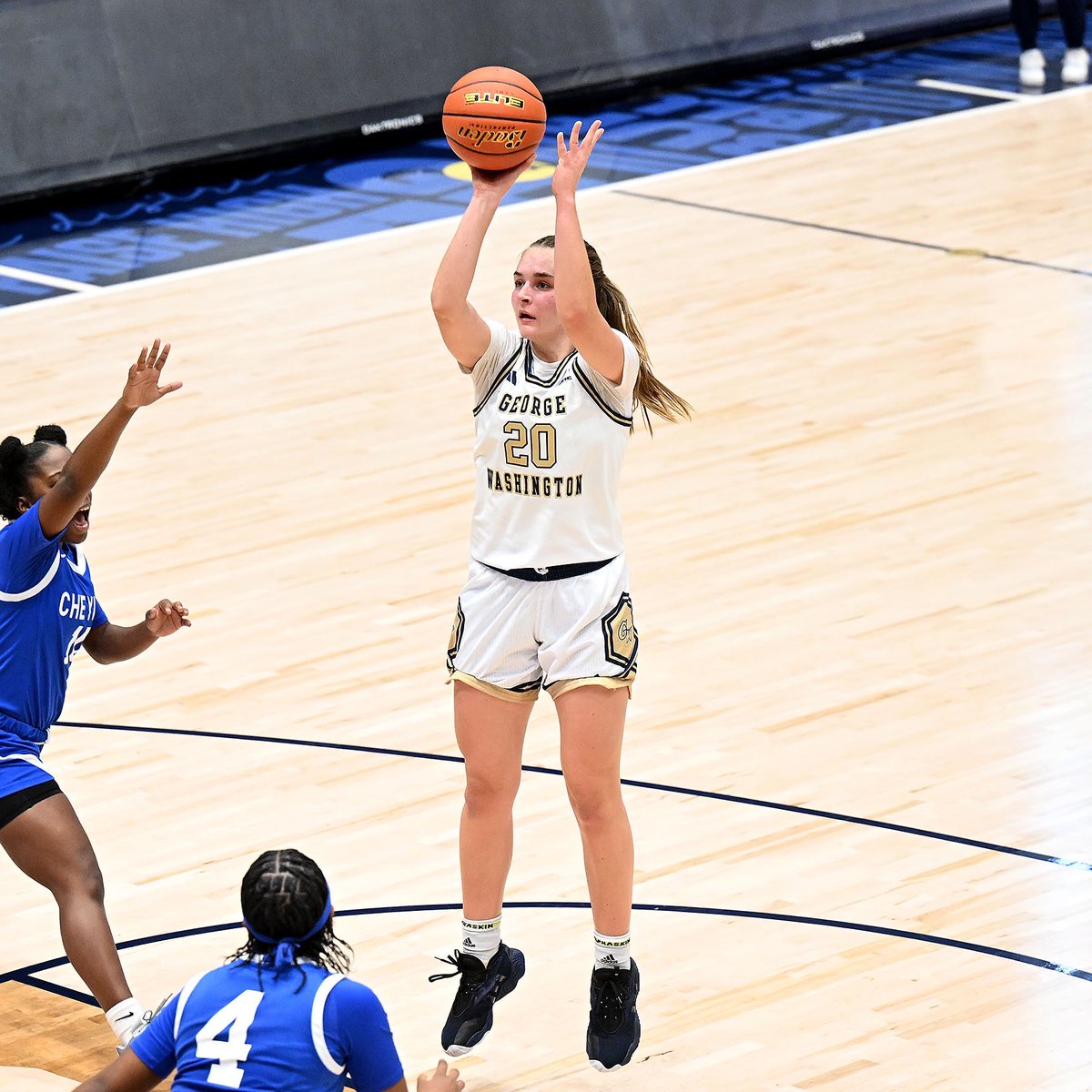 Senior szn loading for <a href="/engel_maxine/">Maxine Engel</a> ‼️😤

#RaiseHigh