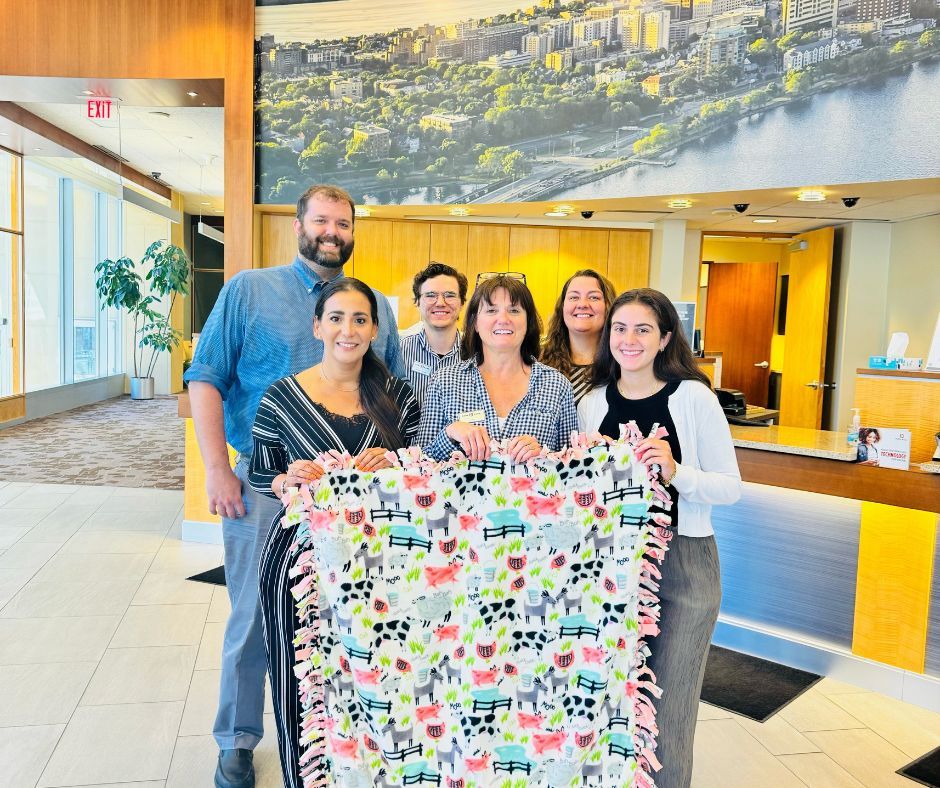 ParkBankMadison's tweet image. Our Park Bank team crafted 30 tie blankets for Meriter Hospital. Every day, the hospital carries out 10-15 surgeries on children aged 2-10. #GiveBackMoveForward