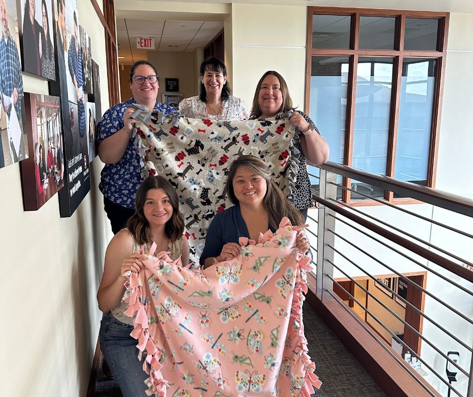 ParkBankMadison's tweet image. Our Park Bank team crafted 30 tie blankets for Meriter Hospital. Every day, the hospital carries out 10-15 surgeries on children aged 2-10. #GiveBackMoveForward