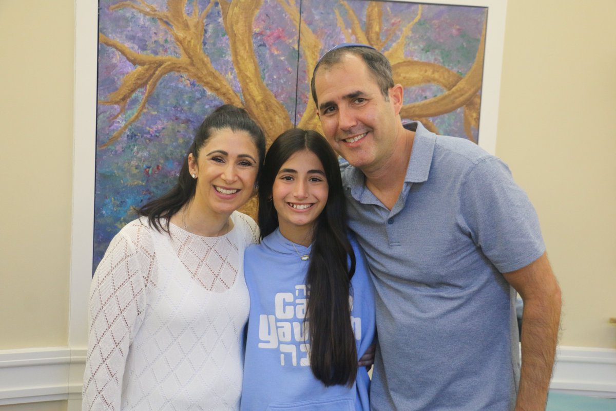 jcdsboston's tweet photo. Mazal Tov to Shira and Mark Ravera on the in-school Bat Mitzvah of Galit! We are grateful to the Ravera sisters for reading the three aliyot. https://t.co/NgmMv0thcN