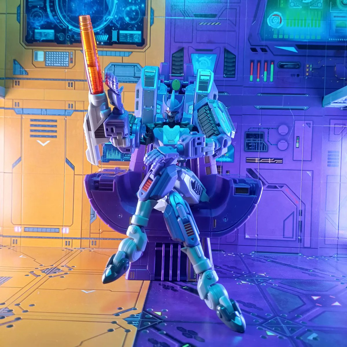 Kureigu8's tweet photo. Throne pics #Transformers #Throne #Toyphotography https://t.co/6xTqJbIESA