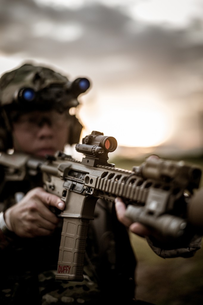 AimpointUSA's tweet image. Rise and shine. Conquer the week ahead.

Featured optic, CompM5s™
aimpoint.info/3rWaym9 

📷: Basecamp Creative 

NOT A FIREARMS SALE

#aimpoint #compm5s #alwaysready #alwayson #reddotsight #reddot #reddotoptic #compactsight