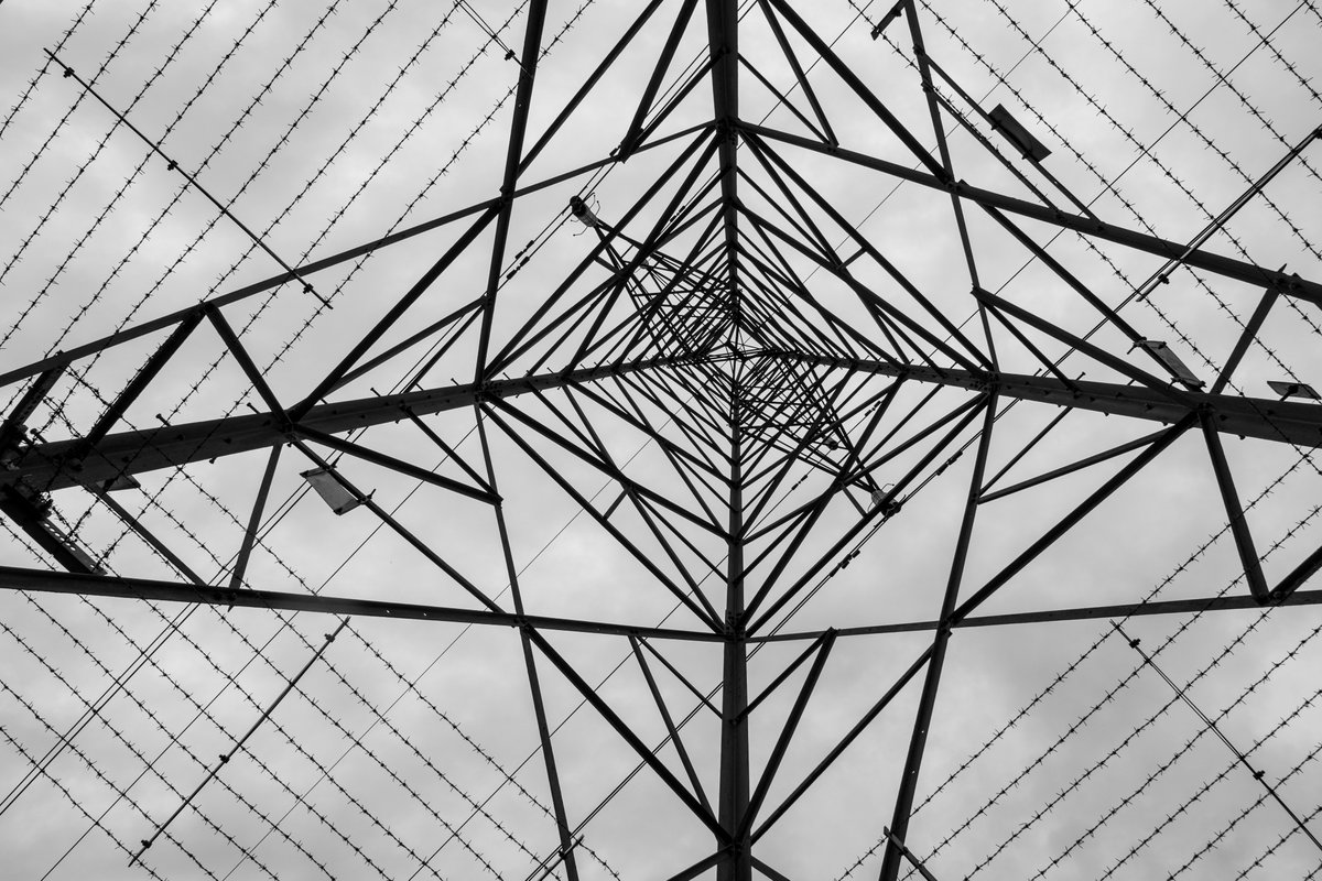 passedwonder's tweet photo. OBEY THE #PLYON
Listen to THE HUM

#BlackAndWhitePhotography #perspective https://t.co/KcoIhtUfgK