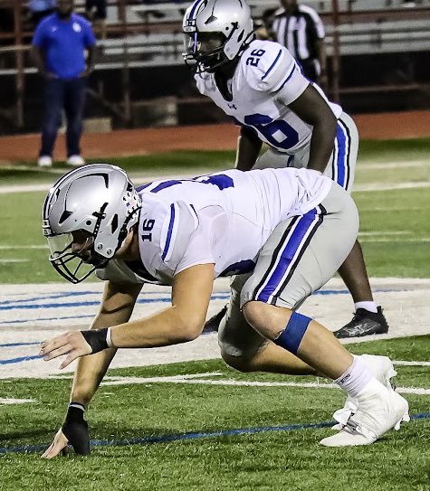 JJacklong55's tweet image. hudl.com/v/2Q2dhu
W ✅
8 Total tackles
4 TFLS
5 pressures
@CHSSpartanFB @ericstephens24 @BMCook3244
