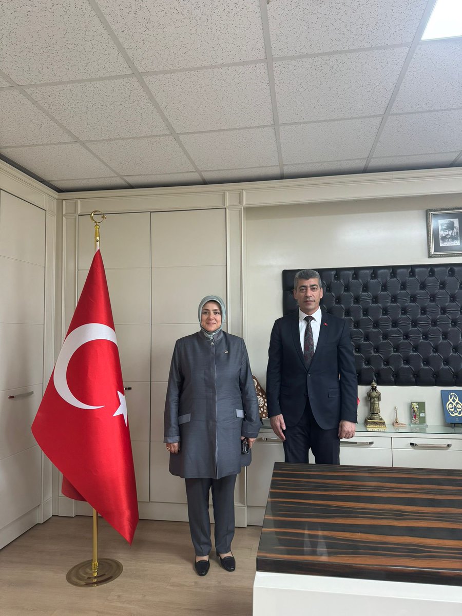 Yeni Eğitim Öğretim yılı münasebetiyle, İstanbul Milletvekilimiz Sn. <a href="/tugbaisikercan/">Tuğba IŞIK ERCAN</a> İlçe Başkan Yard. @h_i_yazici İlçe Yönetim Kurulu Üyemiz <a href="/Murat_Demir58/">Murat Demir</a> ile birlikte İlçe Milli Eğitim Müdürümüz Sn. İsmail Yıldırım beye hayırlı olsun ziyareti gerçekleştirdik.

Nazik