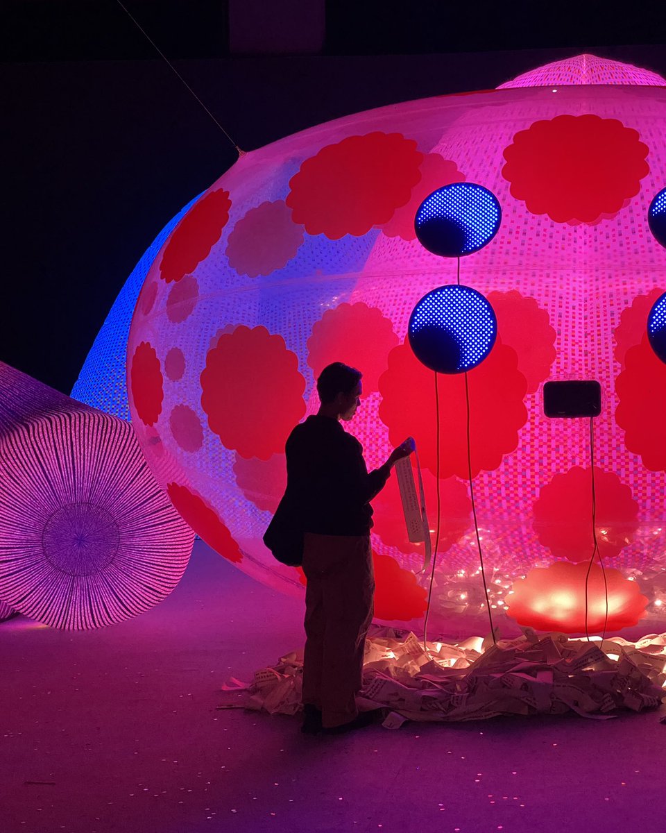 Paigab_thenamee's tweet image. 👾🌈 เชิญชวนมาสัมผัสประสบการณ์สุดยิ่งใหญ่ของงานอาร์ตระดับโลก “Modern Guru and the Path to Artificial Happiness” ณ Attraction Hall ชั้น 6 ICONSIAM

#ModernGURUthailand #ModernGURU #Eness #ICONSIAM #ICONSIAMARTandCULTURE #JAM #JapanAnimeMovieThailand #DEX #DEXclub #Paigab_Thenamee