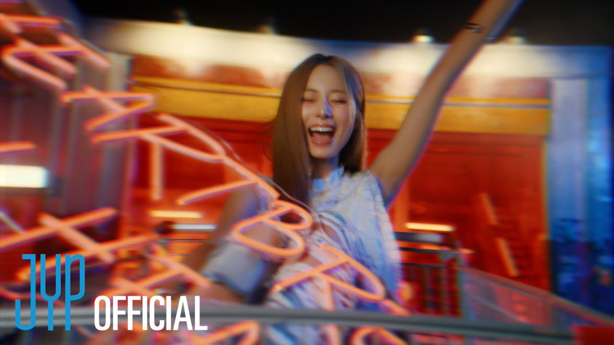 TWICE tweet media