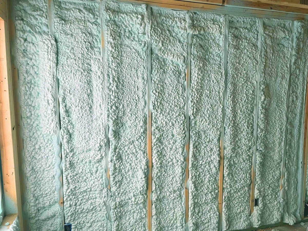 huntsman_build's tweet image. Icynene #Xpress55, the new addition to #Icynene Series, is an open cell spray foam designed for use in unventilated attics &amp;amp; crawl spaces. It complies with AC-377 Appendix X &amp;amp; exceeds the stringent fire-test requirements of Intl Building Code. #HuntsmanBuildingSolutions #Huntsman