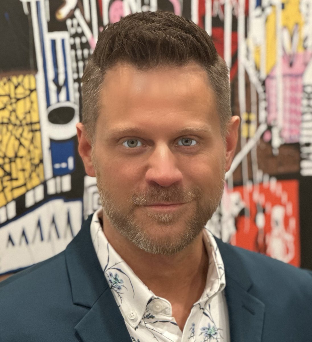 SummitMedia, LLC tweet media