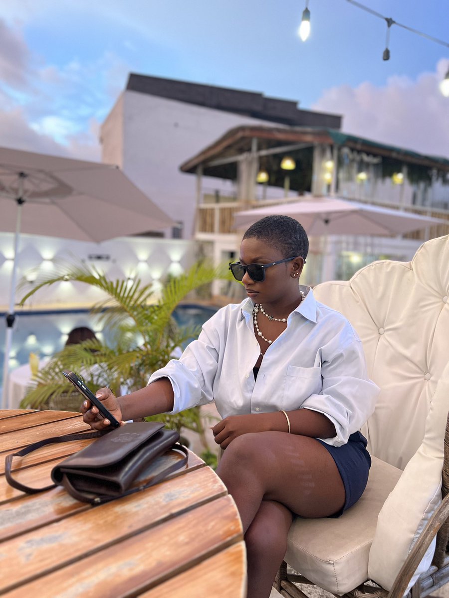 BandeMah's tweet image. Low hair princess✨