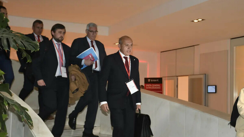 muchodeportecom's tweet image. 𝗗𝗲𝗹 𝗡𝗶𝗱𝗼 𝗕𝗲𝗻𝗮𝘃𝗲𝗻𝘁𝗲, 𝗰𝗮𝘂𝘀𝗮 𝘆 𝗰𝗼𝗻𝘀𝗲𝗰𝘂𝗲𝗻𝗰𝗶𝗮

"Es causa principal de lo que le pasa al Sevilla. La colosal descomposición la ha ideado él. La ha trabajado él".

✍️Miguel Ángel Chazarri.

📲ow.ly/cLXK50TjrMv