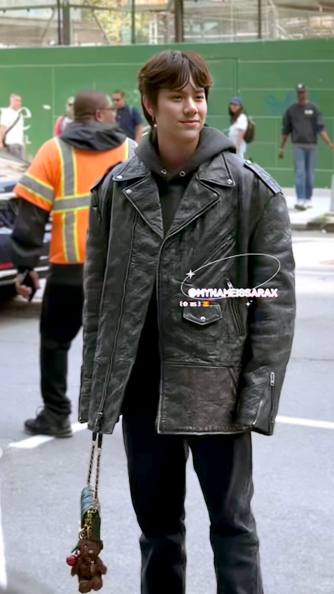 วันนี้เป็นแมวนิวยอร์ก หล่อมาก น่ารักด้วย ฮือออ มัมเหมียวหัวใจน้องนนนค้าบ

NANON COACH NYFW2025
#CoachSpring25
#CoachNYFWxNanon 
#CoachNY #mynameisnanon
<a href="/Coach/">Coach</a> <a href="/mynameisnanon/">NANON</a>