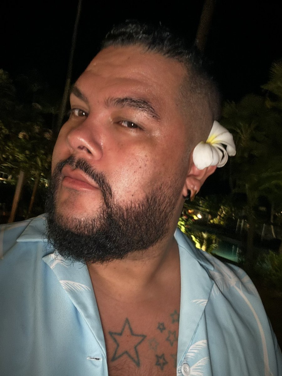 digitalfenix84's tweet photo. Hawaii vibes https://t.co/H10PyTs7VH