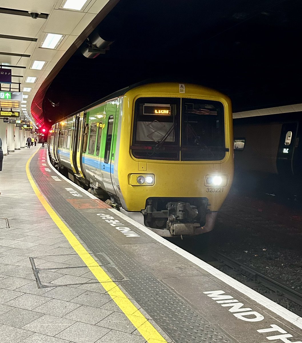 shellienic's tweet image. Well, that was over all too fast. But time flies when you’re having fun! I’ve handed the helm of #Reggie over to a colleague following my trip to Bromsgrove with her. The clock is ticking on #Class323 days in service. #DayInTheLife #TrainDriver #WomenInRail #LoveMyJob