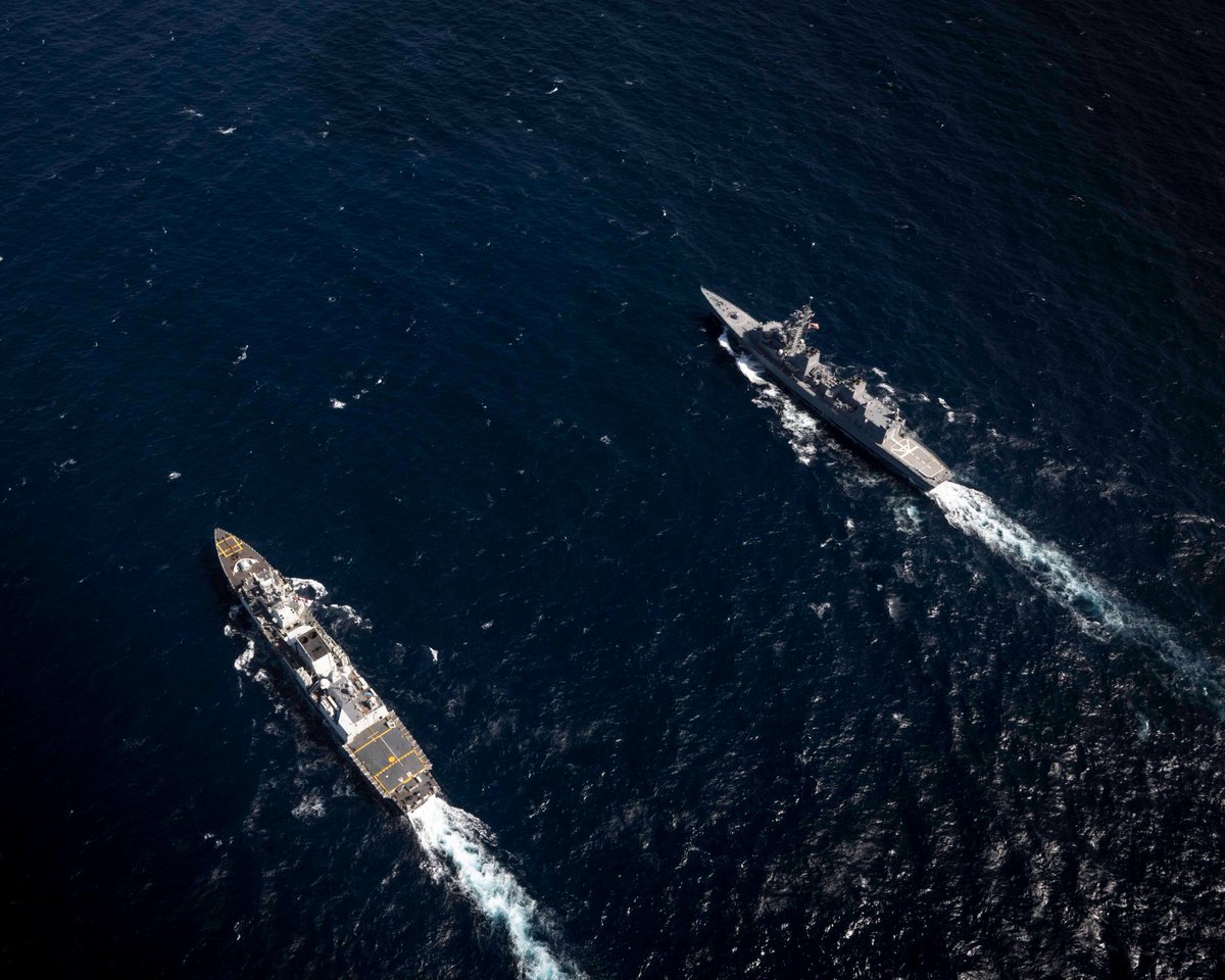CJOC_COIC's tweet photo. #DYK KAEDE ➕ Exercise ➡ KAEDEX?
JS ARIAKE (DD-109) and HMCS VANCOUVER (FFH 331) manoeuvre as they conduct a PHOTOEX while at sea on 06 September 2024 during KAEDEX. 
KAEDEX is a bilateral exercise between  🇨🇦 and 🇯🇵 named for the sugar maple (kaede in Japanese). https://t.co/Hd7TOwxzeQ