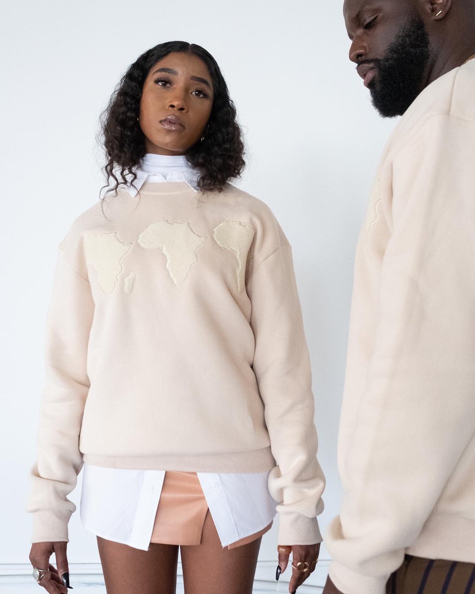 _imaneli's tweet photo. monday uniform @llulo (2022)
Designer: @michellejobi @llulo
Photographer: @deunivory
Wardrobe Stylist: @ https://t.co/RkvWyaGi3f
Models: @imaaneli @iamservante
#Llulo #Model https://t.co/iEoXsDLPdk