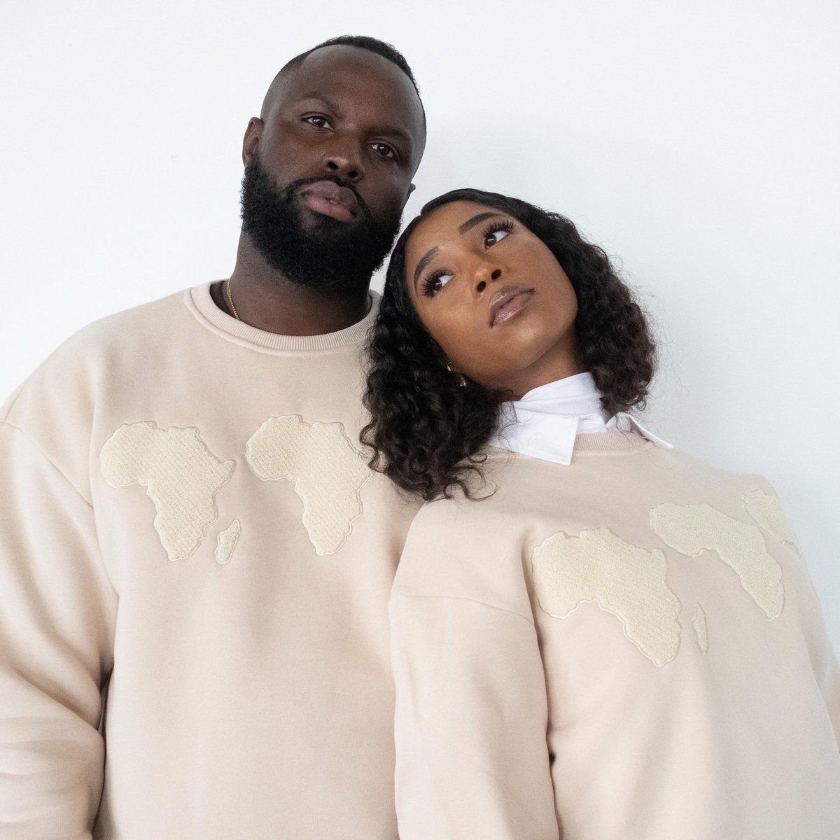 _imaneli's tweet photo. monday uniform @llulo (2022)
Designer: @michellejobi @llulo
Photographer: @deunivory
Wardrobe Stylist: @ https://t.co/RkvWyaGi3f
Models: @imaaneli @iamservante
#Llulo #Model https://t.co/iEoXsDLPdk