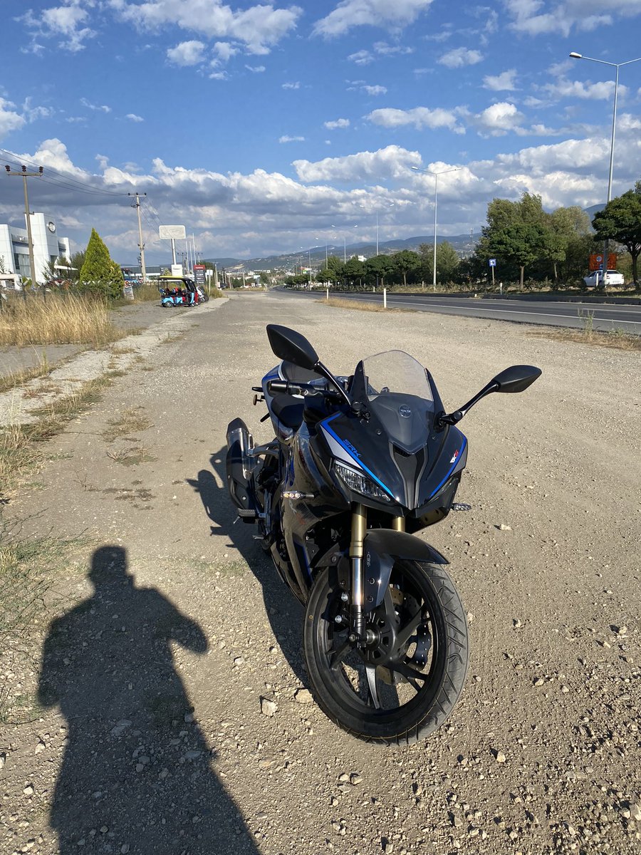 Ben bugün motor aldım ( bi hayırlı olsun alırım )🏍️🏍️🧿🧿