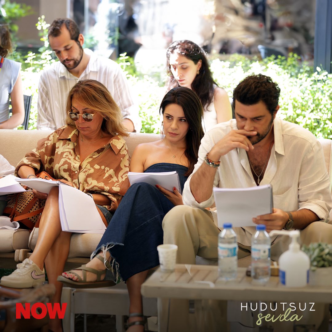 hudutsuzsevda_'s tweet photo. Uzun bekleyiş sonra eriyor! 😍 Yeni sezonun okuma provası bugün gerçekleşti. 💚 #HudutsuzSevda ikinci sezonuyla çok yakında NOW’da. @nowtvturkiye @medyapimresmi https://t.co/3moGnOnlyU