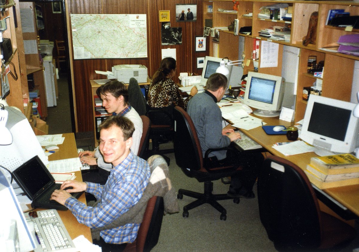 Czech National Corpus turns 30 today! Here are some pictures from its beginnings.
And don't forget to visit korpus.cz to grab a balloon while you can.