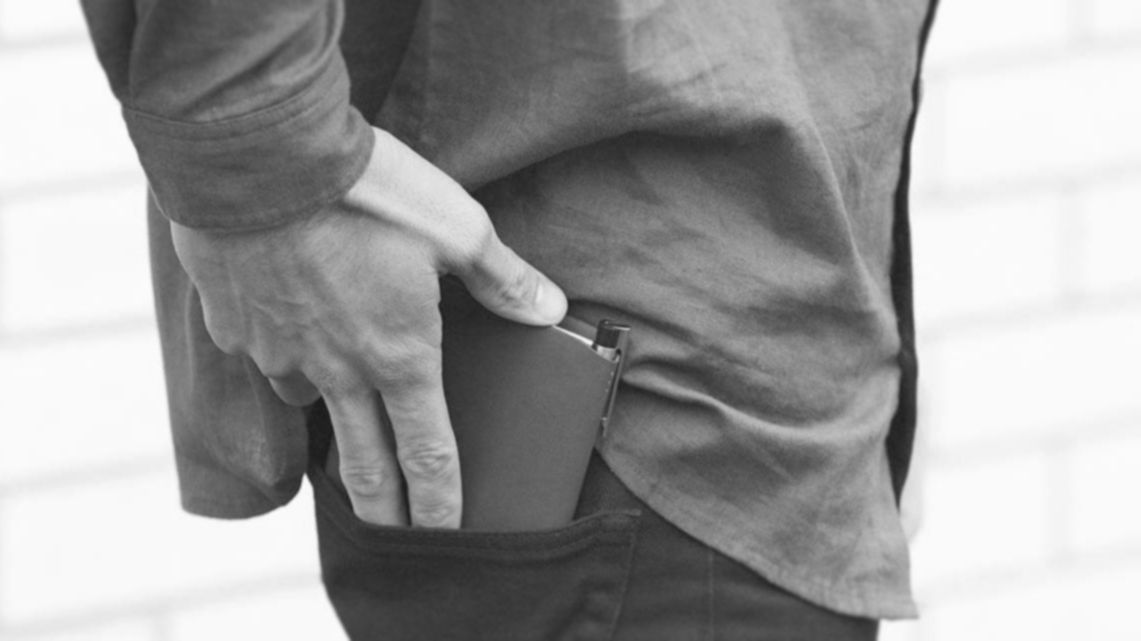 MRACELY's tweet image. Take a short break to learn the many ways to use a pocket notebook. buff.ly/3Q3BrAA #EverydayCarry #Journaling #PocketNotebook #EDC