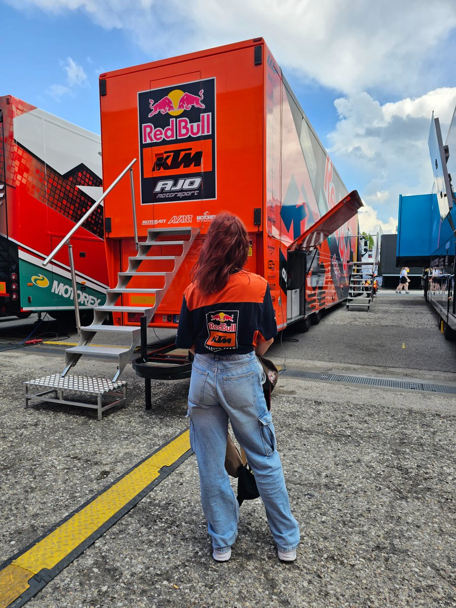 ovterspace_nic's tweet photo. Matchando a casa ❤️‍🩹📍
Special place, special people

#SanMarinoGP  #Misano #MotoGP https://t.co/GEdHCsyuXG