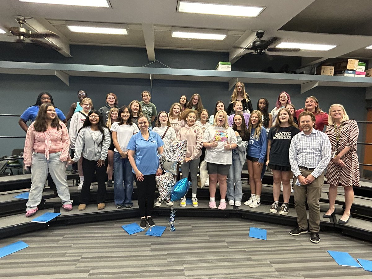 LCteach_learn's tweet image. Congrats to the IWMS Kansas Teacher of the Year Nominee Rebecca Donahoo! 🎉@IWMSWolves @dreiling_grant @thesmsdhr @Bclaypool63