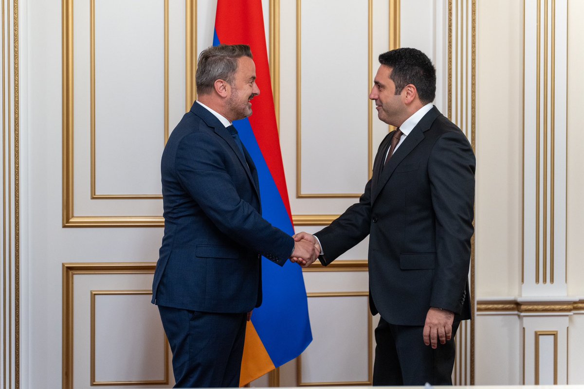 Xavier_Bettel's tweet photo. Thank you to my dear friends @NikolPashinyan, @AraratMirzoyan and to @alensimonyan for the warm welcome in Yerevan.

Good discussions on ways to further strengthen bilateral relations between #Luxembourg and #Armenia  🇱🇺🇦🇲, as well as EU-Armenia relations in all their dimensions https://t.co/aDqcg9KETi
