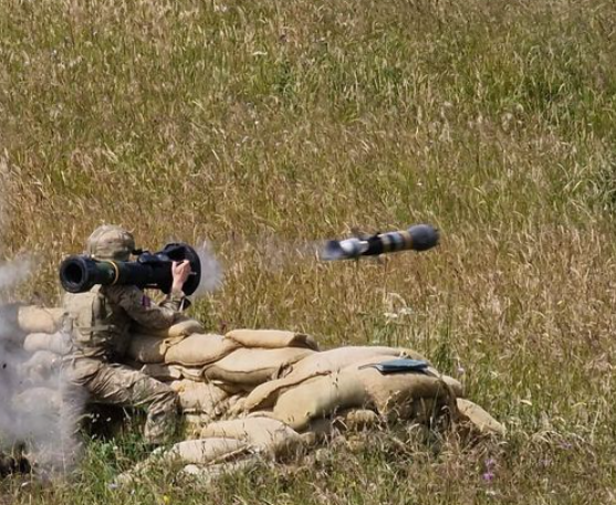 The_Black_Rats's tweet photo. No armoured vehicle is safe from 4 LBCT’s anti-tank teams.  Able to rapidly deploy and out manoeuvre enemy armour to engage at range with pinpoint accuracy. Anti-Tanks teams are a key asset to infantry units and strike fear into any armoured vehicle crew. https://t.co/DtgFQQA5xo