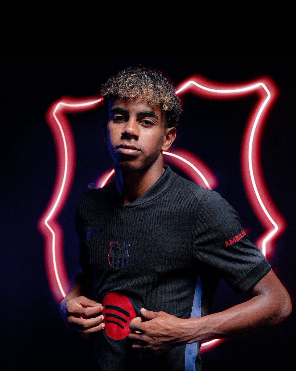 👕🔵🔴SORTEAMOS la nueva segunda equipación del FC Barcelona.

Requisitos:
-RT a este tweet
-Seguir a @TopJersey10 y <a href="/10InfoBlaugrana/">Info Blaugrana</a>
-Mencionar un amigo (@) para tener más opciones

El ganador se dará en cuanto se llegue a los 600 RT. Suerte!