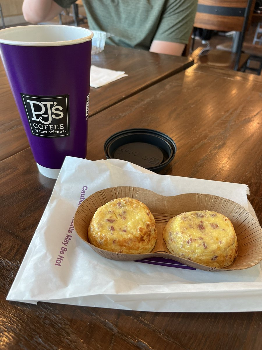 jasonsklar's tweet image. Breakfast at #PJsCoffee with @sklarsam_