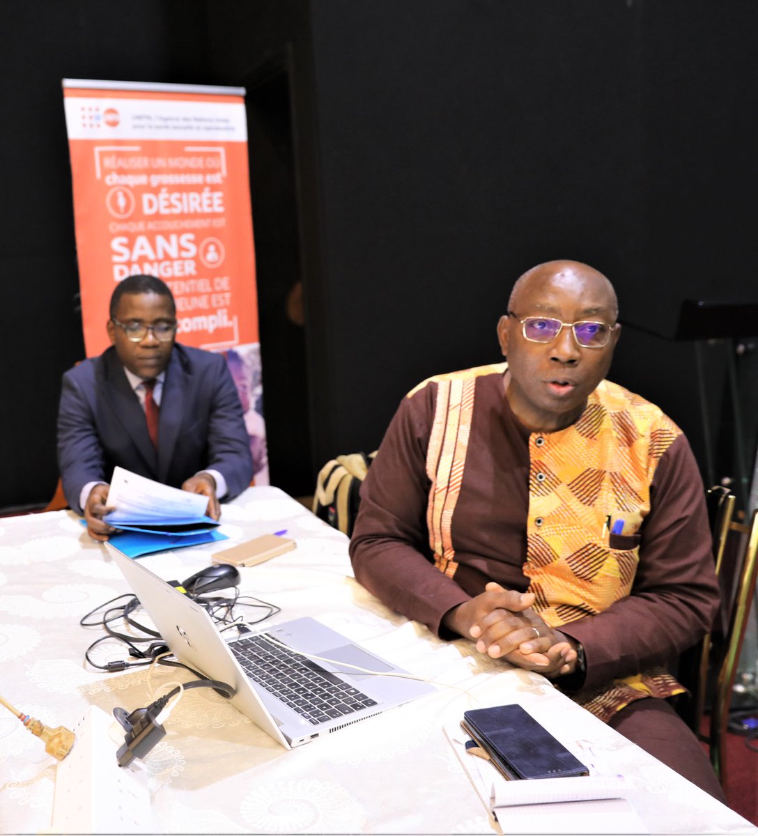 UNFPACameroon's tweet photo. @UNFPA committed in this 8th #CPD to increasing by 10 % the proportion of skill birth attendance &amp; accelerate achievement of #SDGs through the #3zeros: 🟡Ending unmet needs for #FamilyPlanning,
🟡Ending preventable #MaternalDeaths,
🟡Ending #GBV &amp; harmful practices, #FGM. https://t.co/SOvKBfx8CT