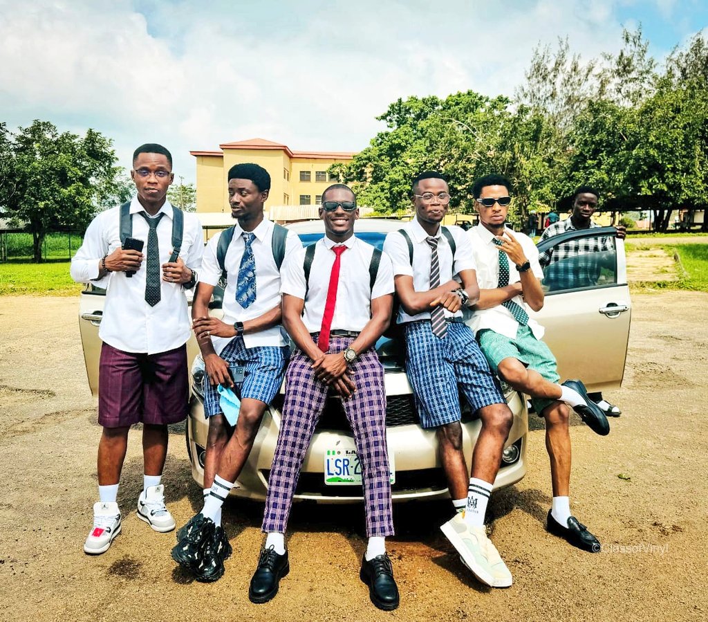 School 2 boys 🤭😹