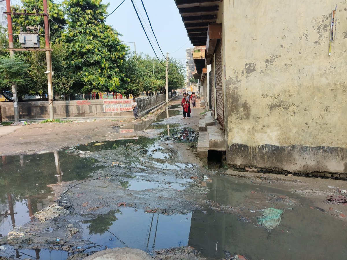 Pradhikaran ke adhikariyon se nivedan hai ki is prakar ki gandgi se nagrikon bachayen 

<a href="/CPCB_OFFICIAL/">Central Pollution Control Board</a> <a href="/CeoNoida/">CEO, NOIDA Authority</a> <a href="/ITCellNoida/">BJP IT CELL NOIDA</a> <a href="/abhaypandey01/">Abhay Pandey</a> <a href="/AdtAmbrish/">Ambrish Tripathi</a> <a href="/PankajSinghBJP/">Pankaj Singh</a> <a href="/awaaznoida/">नोएडा की आवाज़</a> <a href="/bstvlive/">भारत समाचार | Bharat Samachar</a> <a href="/GabbbarSingh/">Gabbar</a> <a href="/NoidaNovra/">NOIDA VILLAGE RESIDENTS ASSOCIATION - NOVRA</a> <a href="/GreaterNoidaW/">Greater Noida West</a> <a href="/prchandna/">पुष्कर राज चांदना (भाजपा कार्यकर्ता, नोएडा 🇮🇳)</a> <a href="/RanjanTomar/">Dr. Ranjan Tomar</a> <a href="/vinodsharmanbt/">Vinod Sharma (EncyclopediaNoida)</a>
