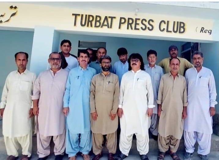 تربت پریس کلب کے نو منتخب عہدیداران کو ❤️ کی اتہا گہرائیوں سے مبارکباد پیش کرتا ہوں 
امید ہیکہ نو منتخب عہدیداران اپنی اس مقدس پیشہ صحافت سے مظلوم محکوم کی آواز کو اُجاگر کرنے میں کلیدی کردار ادا کرینگے