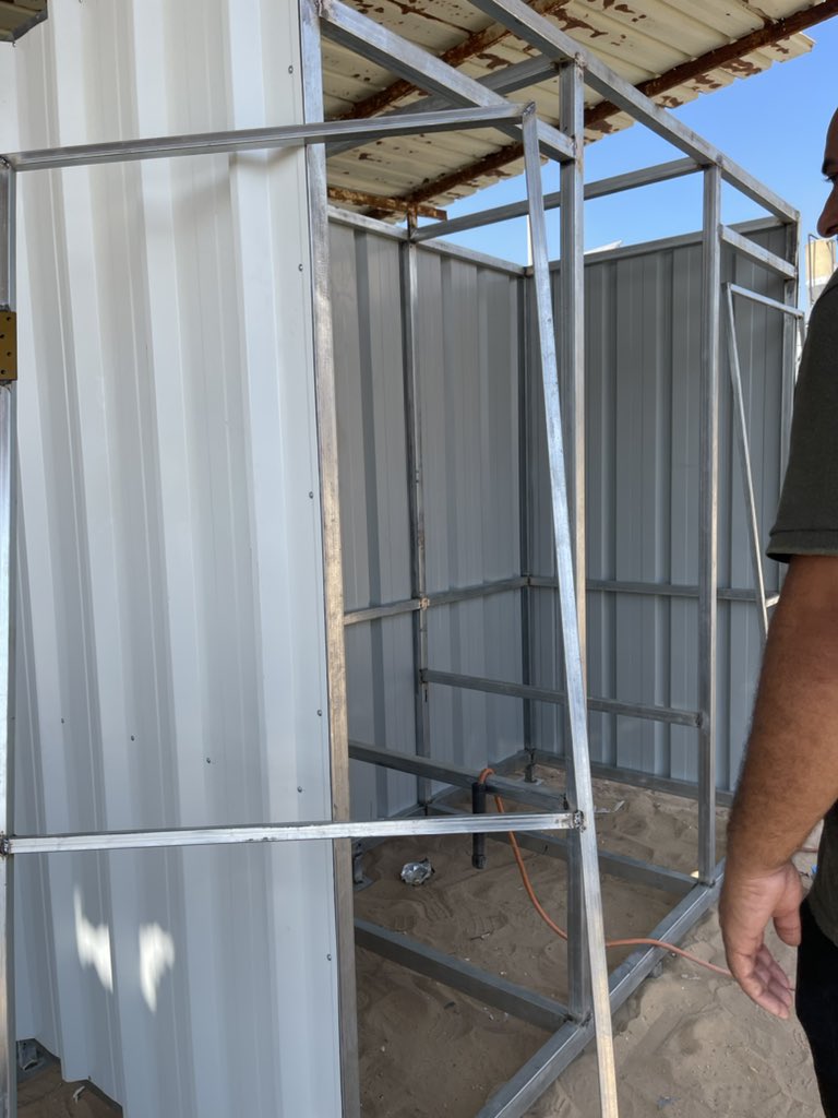 MustafaALB124's tweet photo. After a long break, we’re back to work, dedicated to serving the displaced. We’ve started building portable bathrooms for refugee camps to improve living conditions. A small step, but it makes a big difference. #HumanitarianWork
#Gaza #SupportForDisplaced https://t.co/KaICnmKTYn