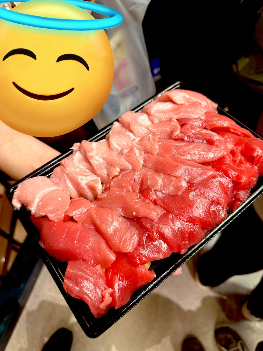 badkyo's tweet image. #MSSP武道館 最高でした！
いつもふざけまくってる兄さん達がメチャクチャカッコよかった…
3時間があっという間だった！
そしてマグロご馳走様でした🍣
武道館で解体直後のマグロを食べるなんて事、今後二度とないと思います🫥
