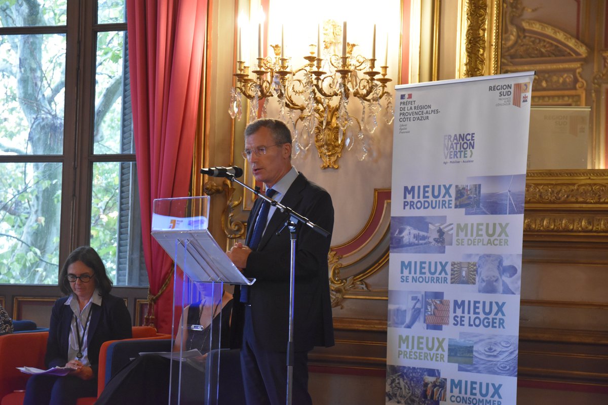 Prefet13's tweet photo. #COPREGIONALE #PlanificationEcologique 
Christophe Mirmand, préfet de la région PACA, préfet des Bouches-du-Rhône et Anne Claudius-Petit, conseillère régionale, ont réuni le 4 septembre dernier, la Conférence des parties (COP) départementale. 
Pour toutes les informations sur cette #COPREGIONALE et accéder à la consultation grand public en ligne ouverte jusqu'au 30 septembre 2024, c'est par ici : https://t.co/X6Xf7TQbH6
@MaRegionSud