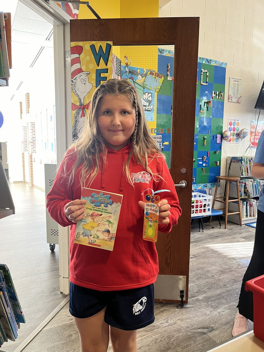 htsavonlibrary's tweet photo. Birthday Girl! Thank you for the book donation to our library!🎉🎈 https://t.co/1p06bXIAx3