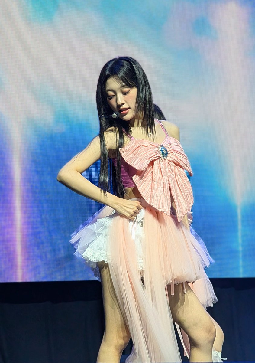 starIights's tweet photo. show was great! 🍒 💜 #ARTMS #artmsinminneapolis #Choerry https://t.co/Mbzg5u8klM
