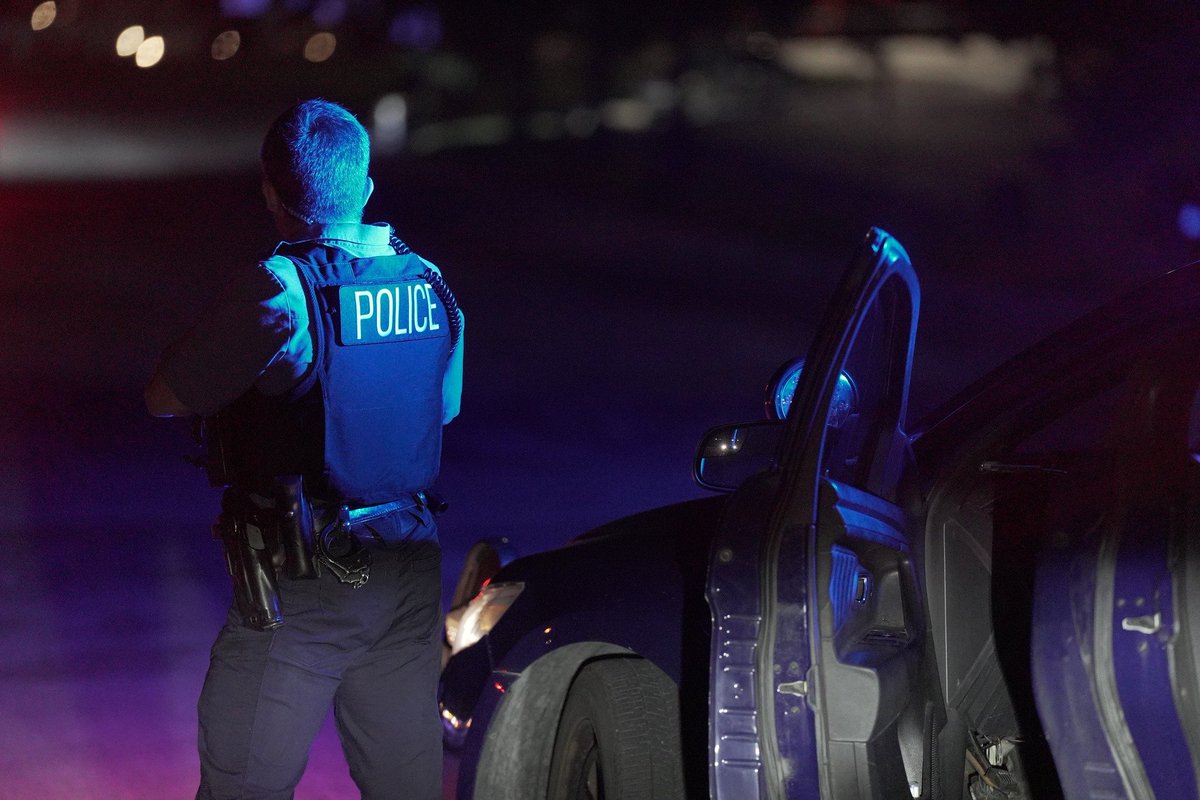 kcpolice's tweet image. …also joined, as some vehicles were stolen. Officers also recovered four guns.

Officers put their personal safety at risk against hundreds of criminals who chose not to obey the law, but the streets belong to all of us, and we will continue the work.

2/2