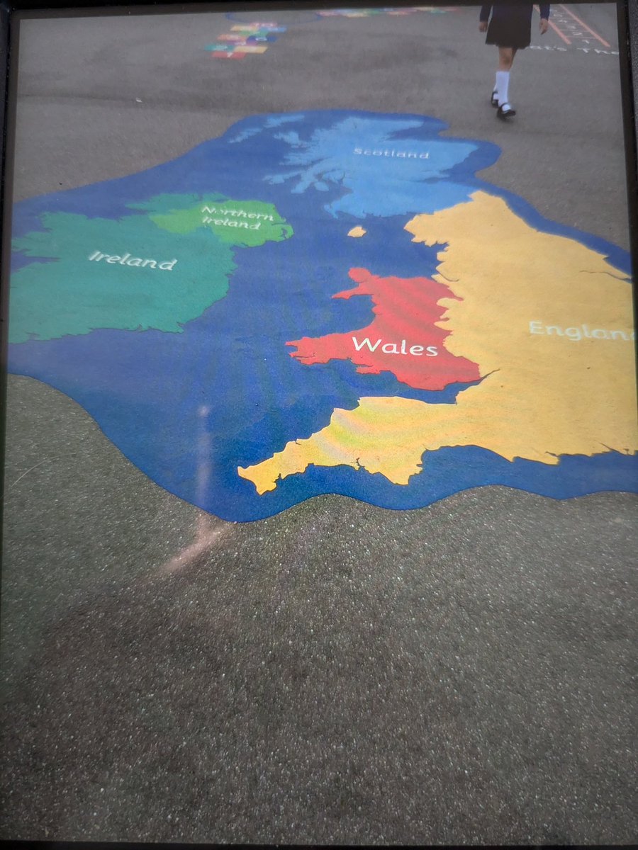 Grimoldby_Y5's tweet photo. Did you know the Amazon rainforest is 28 times the size of the UK? In Year 4 we looked at this on the playground.... Some superstars also picked out where it was on the playground map of the world!
#happiness https://t.co/ix8cKdaLxM