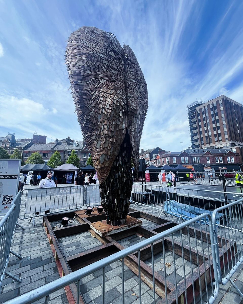 AlwaysTheRule's tweet photo. @idriselba - #Luton needs you! 
We’re working hard to stop our children dying to #KnifeCrime and the vital work you’re doing with @10DowningStreet will really help. 
The #KnifeAngel just left us and we need to keep momentum. 
Please get in touch! 
#IdrisElba @YvetteCooperMP https://t.co/VairM9Tyb6