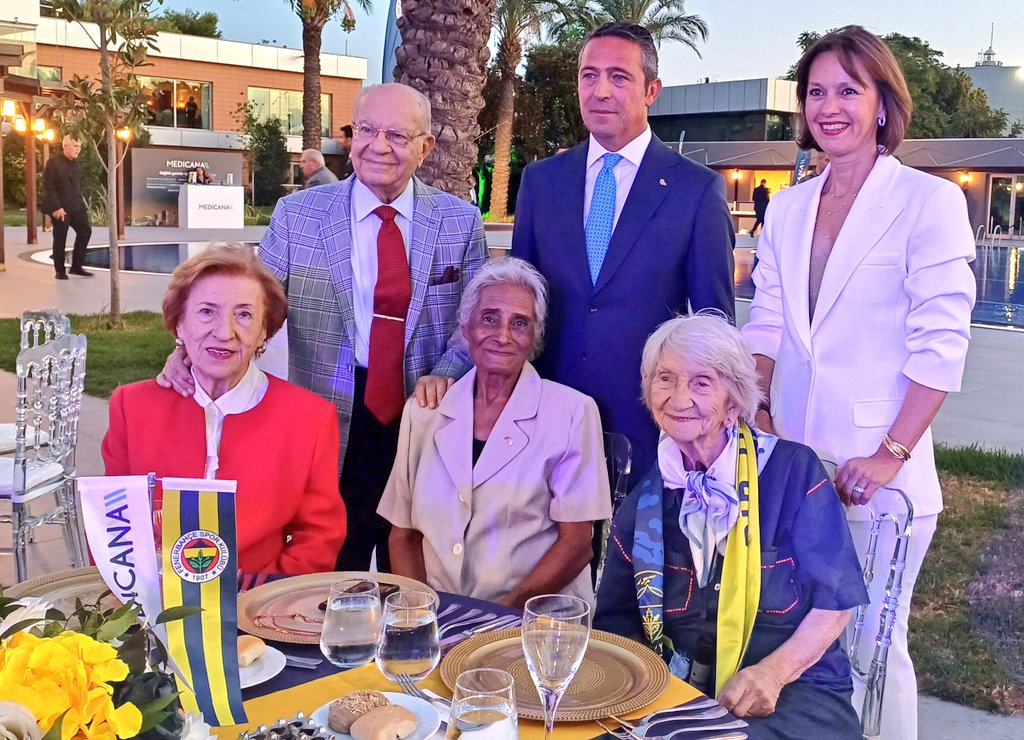Fenerbahçe kadın basketbol/voleybol takımları 70 yaşında... #MazindeBirTarihYatar