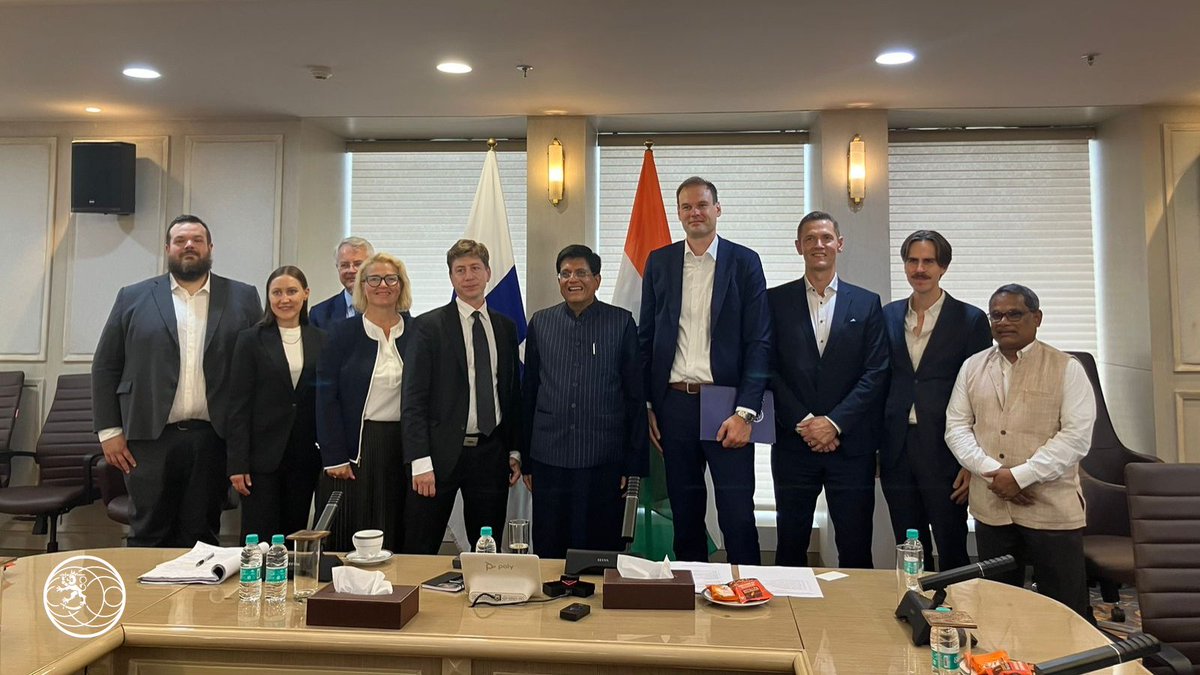 Today, the Commerce Committee of the Parliament of Finland met with the Minister of Commerce and Industry of India, Mr. Piyush Goyal, in New Delhi. Discussions focused on deepening bilateral commercial relations &amp; fostering international trade. 

#FinlandIndia75 <a href="/SuomenEduskunta/">SuomenEduskunta</a>