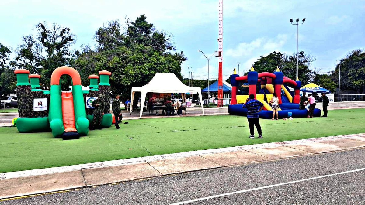 Ejercito_Div1's tweet photo. El @COL_EJERCITO y #FeEnColombia apoyaron el Encuentro Empresarial Expoguajira en Fonseca, #LaGuajira. Con nuestras herramientas y capacidades de Acción Integral acompañamos a los emprendedores de este municipio.

#NuestroCompromisoEs🇨🇴 https://t.co/jWIZZL62XW