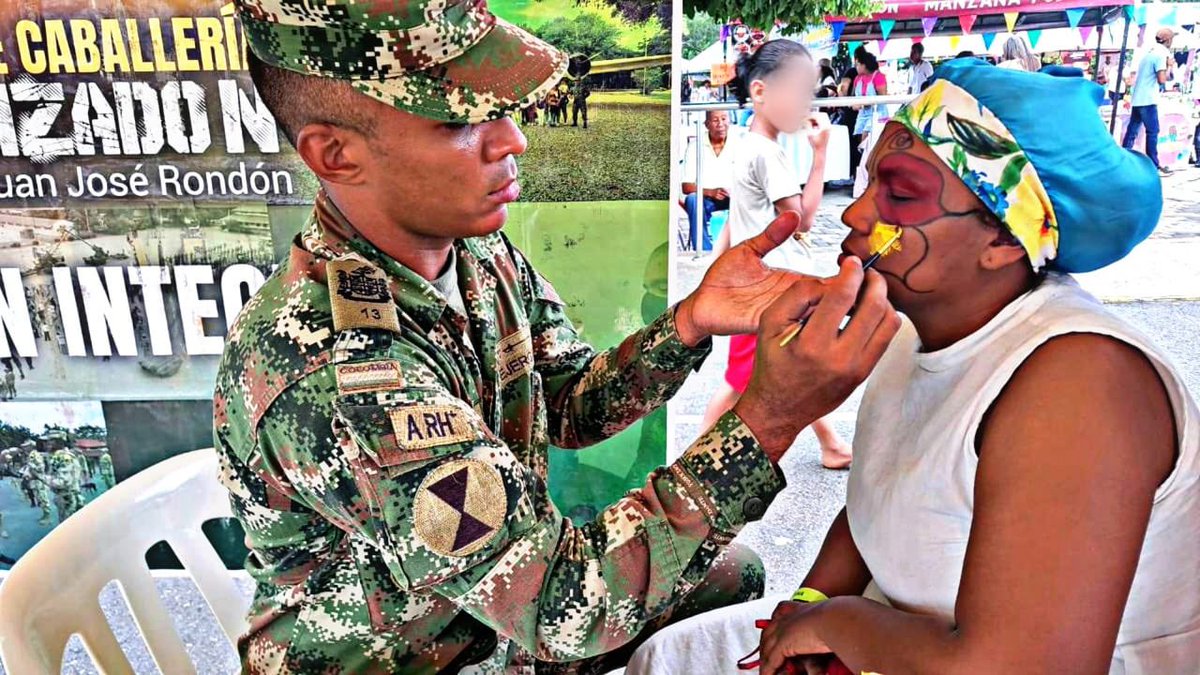 Ejercito_Div1's tweet photo. El @COL_EJERCITO y #FeEnColombia apoyaron el Encuentro Empresarial Expoguajira en Fonseca, #LaGuajira. Con nuestras herramientas y capacidades de Acción Integral acompañamos a los emprendedores de este municipio.

#NuestroCompromisoEs🇨🇴 https://t.co/jWIZZL62XW